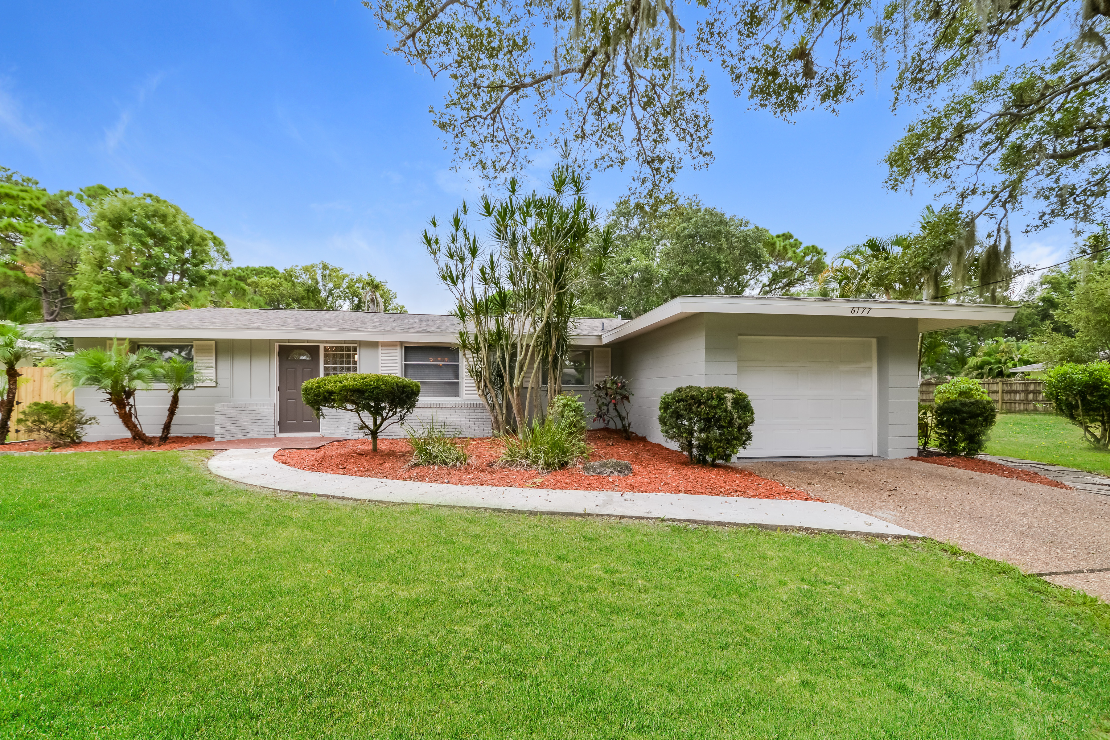6177 ROCKEFELLER AVE SARASOTA, FL 34231